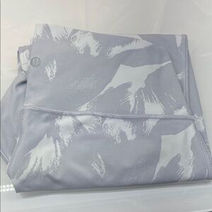 Lululemon Gray and White Patterned Leggings